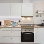 Moradia Centro Da *
